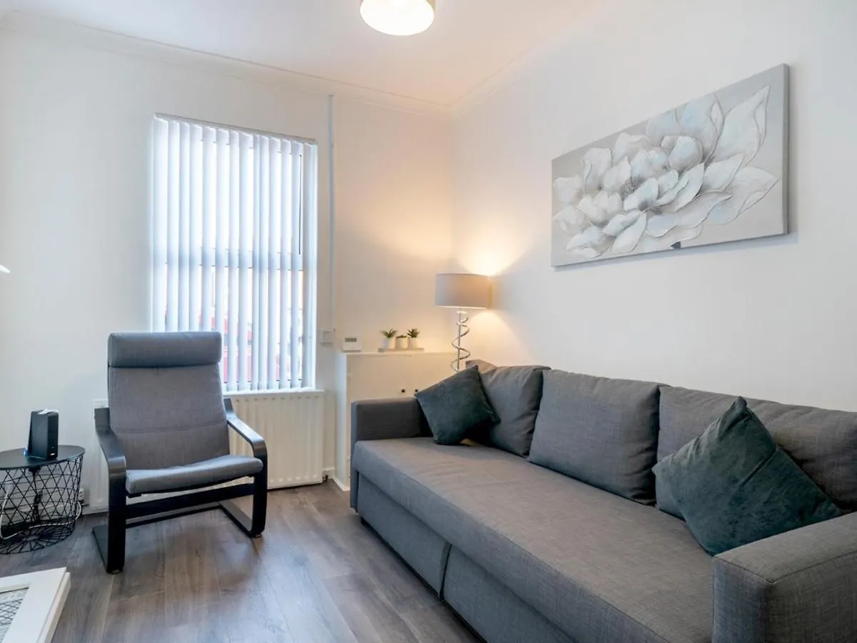 بيت للعطل Pass The Keys Mccracken'S Townhouse - 10 Min Walk To City Centre بلفاست