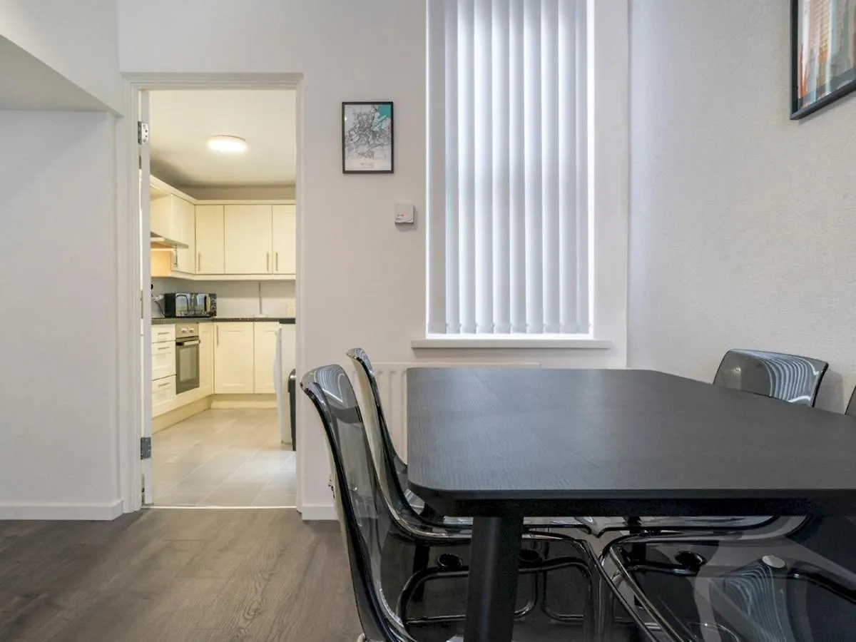 Pass The Keys Mccracken'S Townhouse - 10 Min Walk To City Centre بلفاست بيت للعطل