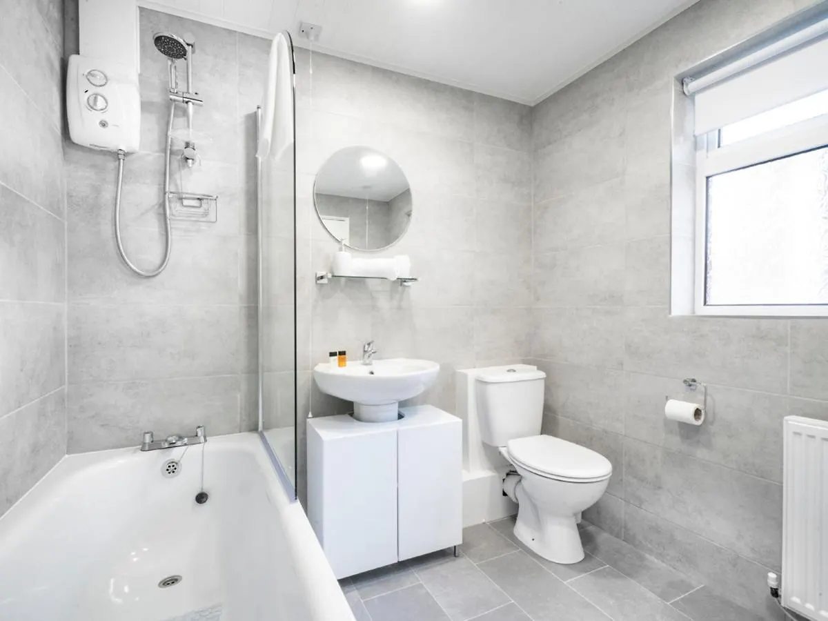 Pass The Keys Mccracken'S Townhouse - 10 Min Walk To City Centre بلفاست
