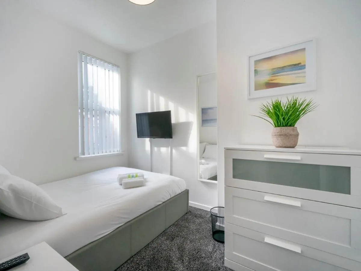 Pass The Keys Mccracken'S Townhouse - 10 Min Walk To City Centre بلفاست بيت للعطل